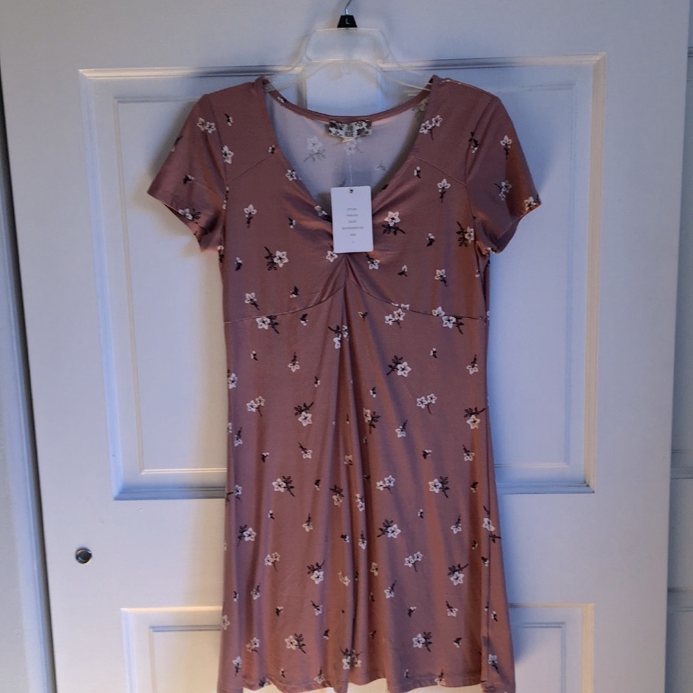 Women’s floral dress size L